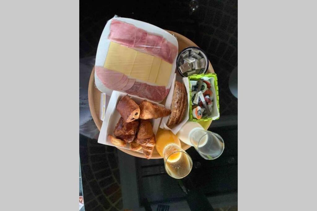La Petite Maison Bienne-lez-Happart Esterno foto