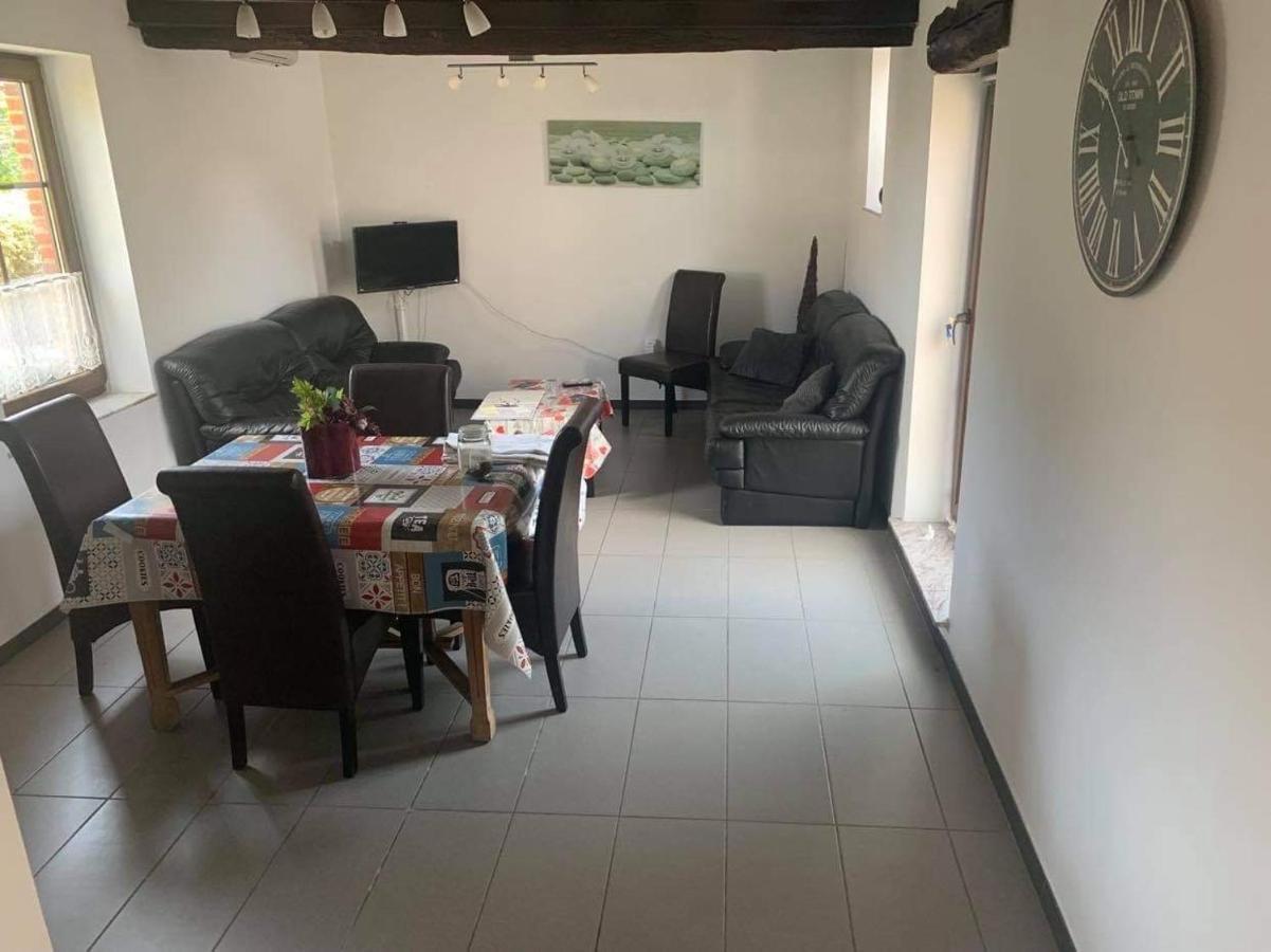 La Petite Maison Bienne-lez-Happart Esterno foto